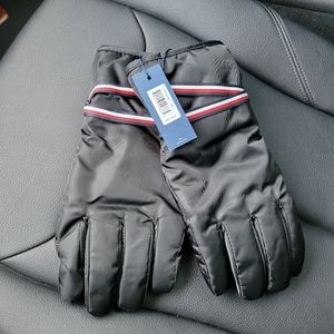 Tommy Hilfiger gloves with tech fingers